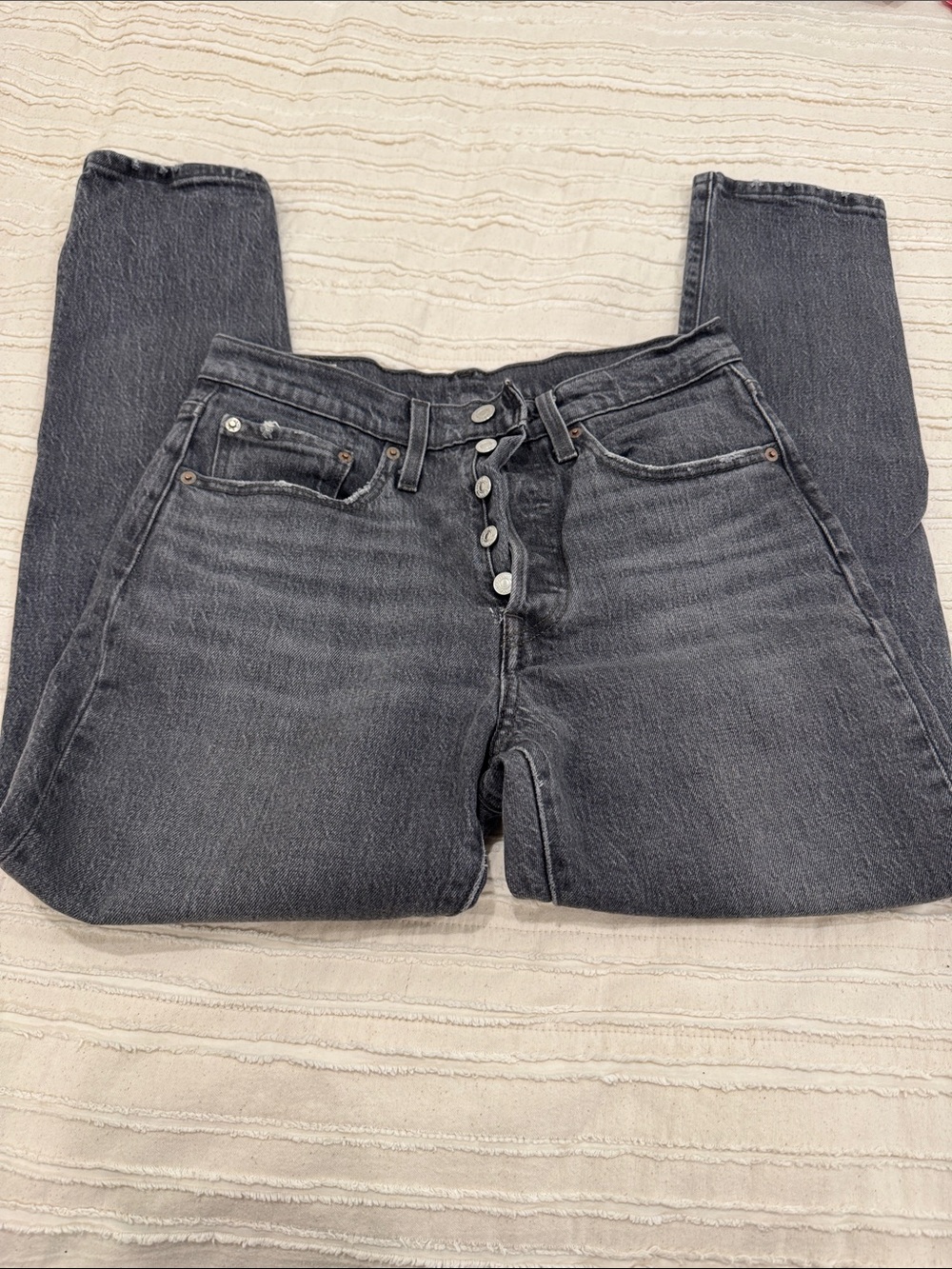 Levi's Women's High-Rise Button-Fly Black Wash Jeans